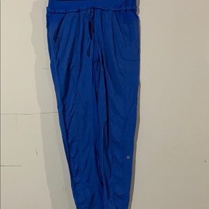 Lululemon studio crop